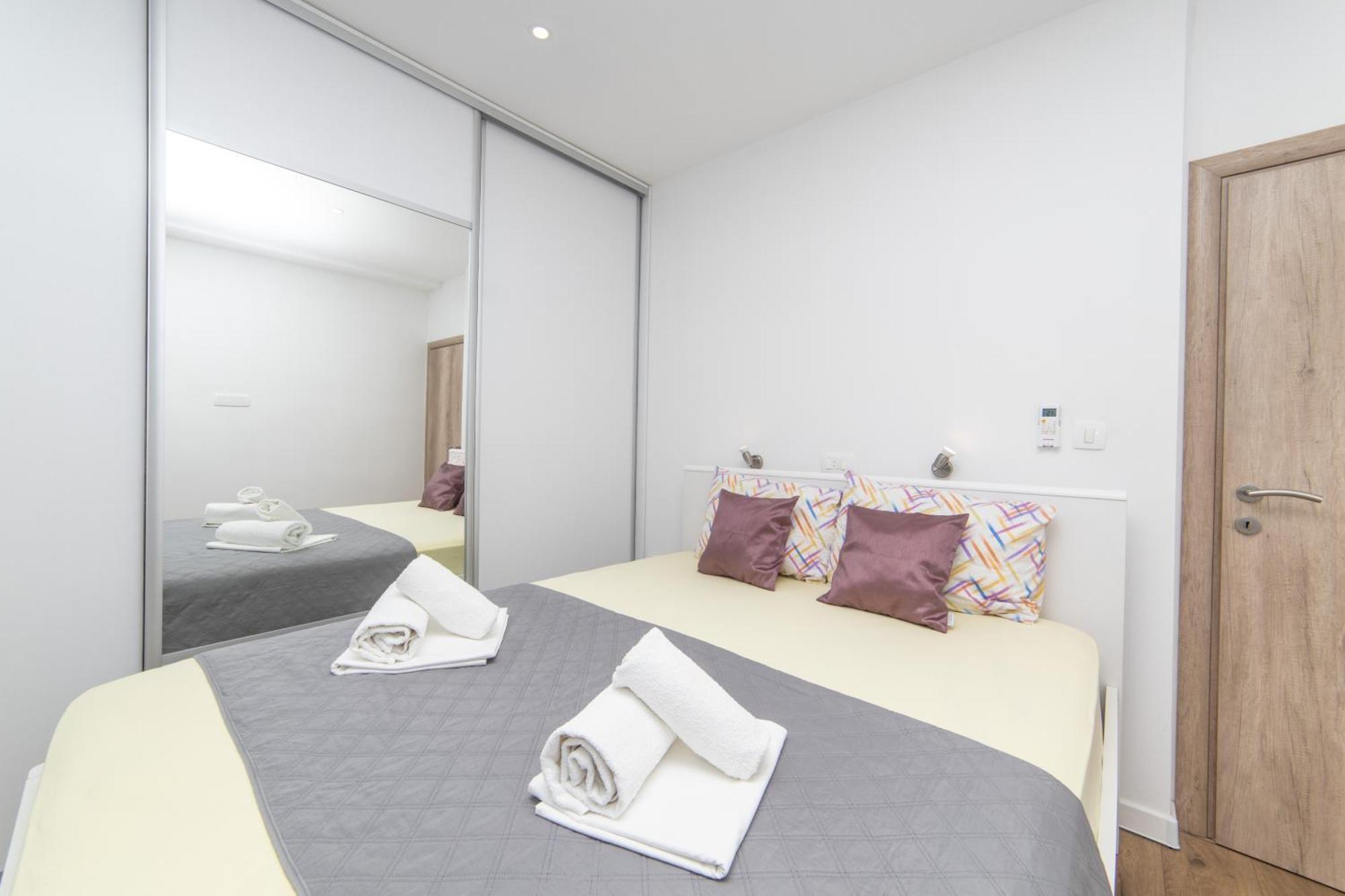 Apartments Ferdo Živogošće エクステリア 写真